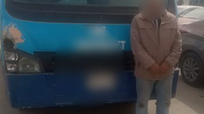 ضبط سائق أتوبيس نقل جماعى لسيره عكس الإتجاه بشارع النحاس