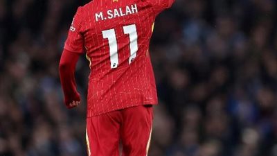 صلاح يمارس هوايته ويحطم 4 أرقام قياسية بهدفيه في ساوثهامبتون