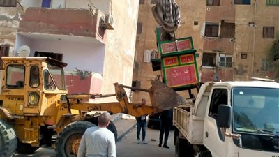 ضبط 14 تروسيكل وازالات فورية فى حملات مكثفة بمدينة العبور