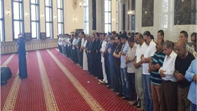 الأولى تعجيل صلاة الجنازة أم الانتظار لحين انتهاء صلاة التراويح؟