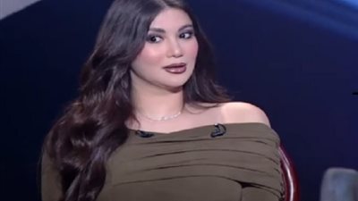 هدى الإتربي تعلق على تقليد زينة لها فى 
