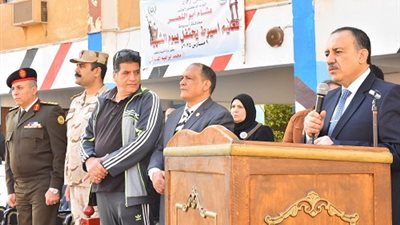 محافظ أسيوط يشهد العروض الفنية لطلاب مدرسة ناصر الثانوية العسكرية