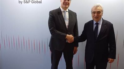 وزير البترول يبحث مع بيرول تعزيز التعاون بين الطاقة والوكالة الدولية