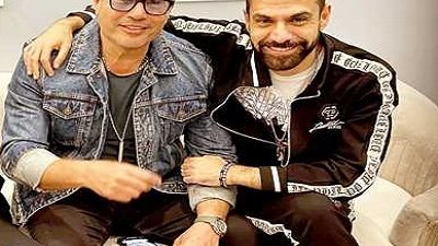 أمير طعيمة: عمرو دياب وش الخير عليا.. عبقري ومعجزة فنية
