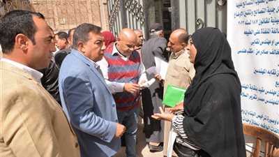 محافظ الدقهلية يبدي استياءه من مستوى النظافة والخدمات بالسنبلاوين