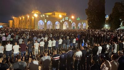 70 ألفا يؤدون صلاتي العشاء والتراويح في المسجد الأقصى