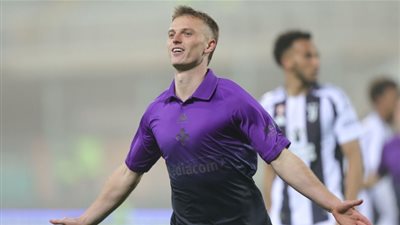 فيورنتينا يقسو على يوفنتوس بثلاثية في الدوري الإيطالي
