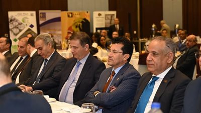 فاروق يدعو رجال الأعمال المصريين والأفارقة لاستكشاف فرص الاستثمار