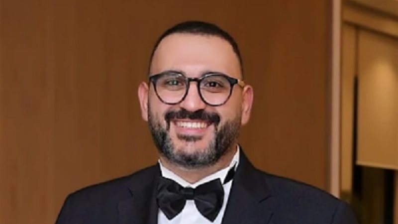 أكرم حسني