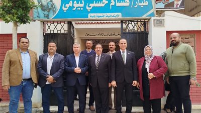 جميعه ورمضان وقيقةيتابعون فحص إبصار طلاب مدرسةهشام حسني بالزقازيق