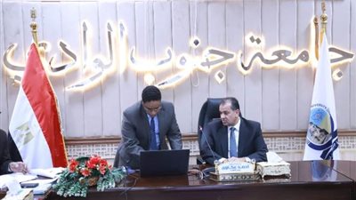 عكاوي يعتمد نتائج جوائز الجامعة للعام الجامعي ٢٠٢٤/ ٢٠٢٥م