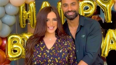ياسمين عبدالعزيز تشعل السوشيال ميديا برفقة كريم فهمى من 