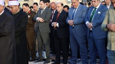 محافظ كفرالشيخ يؤدي صلاة عيد الفطر المبارك بساحة سيتي كلوب