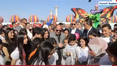 الرئيس يحضر احتفالية عيد الفطر المبارك بحضور أبناء الشهداء