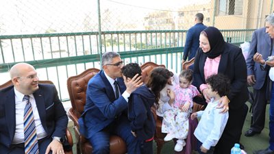 محافظ الجيزة يزور دور الأيتام ورعاية المسنين بالعجوزة ..صور