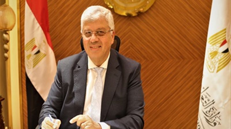 الدكتور أيمن عاشور