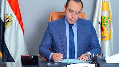 شاهد بالصور.. أحدث مشروعات تطوير ورفع كفاءة الطرق داخل مدينة 15 مايو