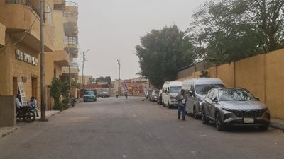 عاصفة ترابية فى عنان السماء تحجب أشعة الشمس فى بالأقصر