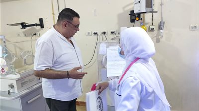 وكيل صحة الأقصر يتفقد أعمال المبادرات الرئاسية بوحدة العديسات