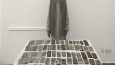 القبض على تجارالمخدرات والسلاح بالمحافظات
