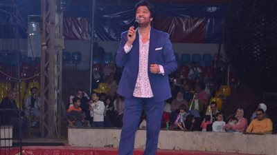 سامح يسري يتألق في السيرك القومي بحفل كامل العدد