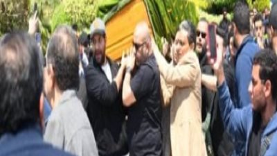 نجوم الفن يشيعون جنازة زوجة نضال الشافعي الى مثواها الأخير