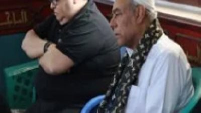 أحمد بدير وخالد جلال يشاركان فى جنازة زوجة نضال الشافعي