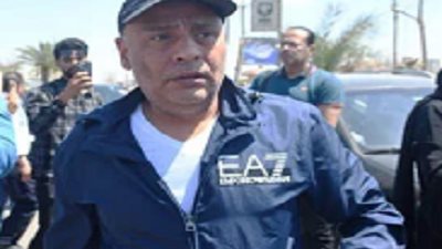 محمود عبد المغني يشارك بجنازة زوجة نضال الشافعي