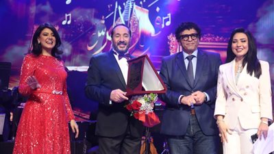 الحجار يروى رحلة فريد الأطرش فى 100 سنة غنا بالأوبرا