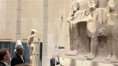 الرئيس الفرنسي يزور المتحف المصري الكبير في مستهل زيارته للقاهرة