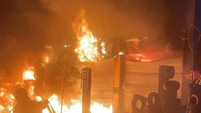 الحماية المدنية تسيطر على حريق هائل فى مدينة الشروق.. بالصور