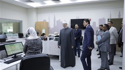 وكيل الأزهر الشريف يتفقد مركز الأزهر للفتوى لمتابعة سير العمل