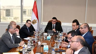 وزير الإسكان: خطة لزيادة العائد من استثمارات المدن الجديدة
