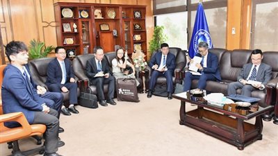 نائب وزير الشئون الدينية بالصين يبحث التعاون مع جامعة القناة