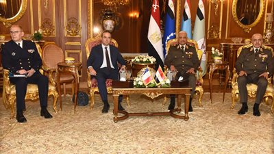 وزير الدفاع يلتقى وزير الجيوش الفرنسية