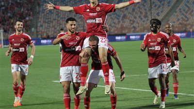 شاهد.. إمام عاشور يتقدم للأهلى بالهدف الأول فى شباك الهلال