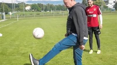 400 مليون .. تفاصيل تعاقد الأهلي مع زيزو في منزل الخطيب