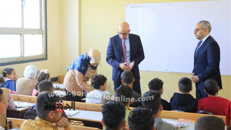 وزير التعليم خلال