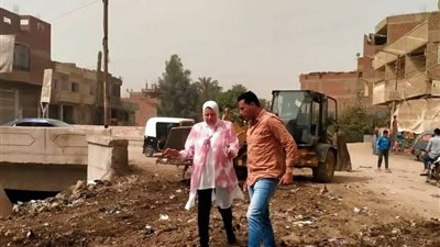 رفع تراكمات القمامة وصيانة أعمدة الشوارع بشبين القناطر وقرى المركز