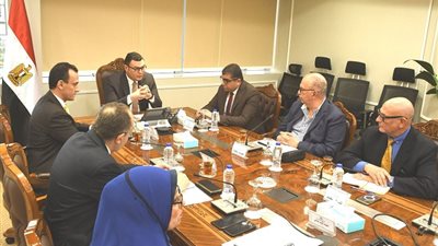 وزير الإسكان يتابع موقف تنفيذ مشروعات إحياء القاهرة الخديوية