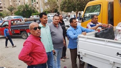 جهاز 15 مايو يشن حملة مكبرة على التكاتك والإشغالات فى المدينة.. صور