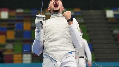 عبدالرحمن طلبة يُتوج بذهبية سلاح الشيش في بطولة العالم للناشئين