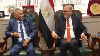 وزير العمل يبحث الملفات المشتركة مع السفير السوداني لدى القاهرة