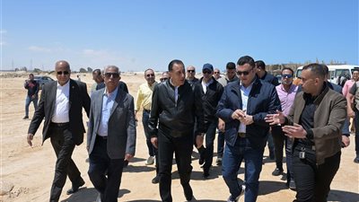 رئيس الوزراء يتفقد مشروع مارينا By The Lake M8 بالعلمين الجديدة