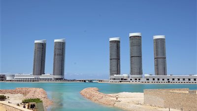 وزير الإسكان يكشف تفاصيل 2631 وحدة بأبراج داون تاون