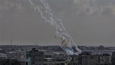 الفصائل الفلسطينية تطلق رشقة صاروخية على أهداف إسرائيلية في غلاف غزة