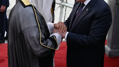 ولي عهد الكويت يشيد بجهود مصر الداعمة للأمن والاستقرار بالمنطقة