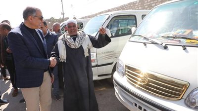 أهالي المنيا يشكرون القيادة السياسية.. وفّروا لنا وسيلة نقل آدمية