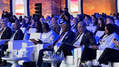 وزير الطيران يشارك في الجلسة الختامية لأعمال مؤتمر 