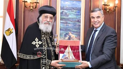 محافظ الإسكندريةيُهنئ البابا تواضروس والأقباط بعيد القيامة المجيد